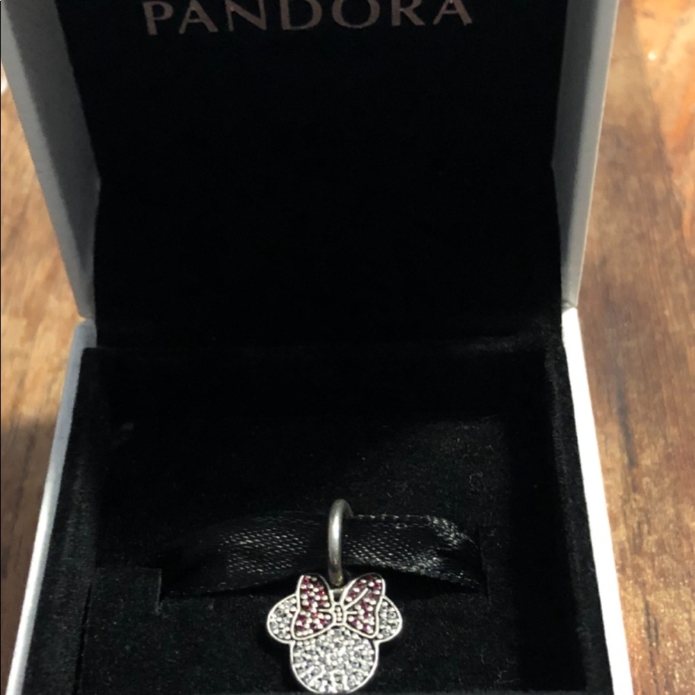 Pandora Minnie icon charm